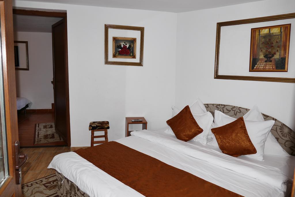 Pension Cuibul Viselor Băile Herculane Exterior foto