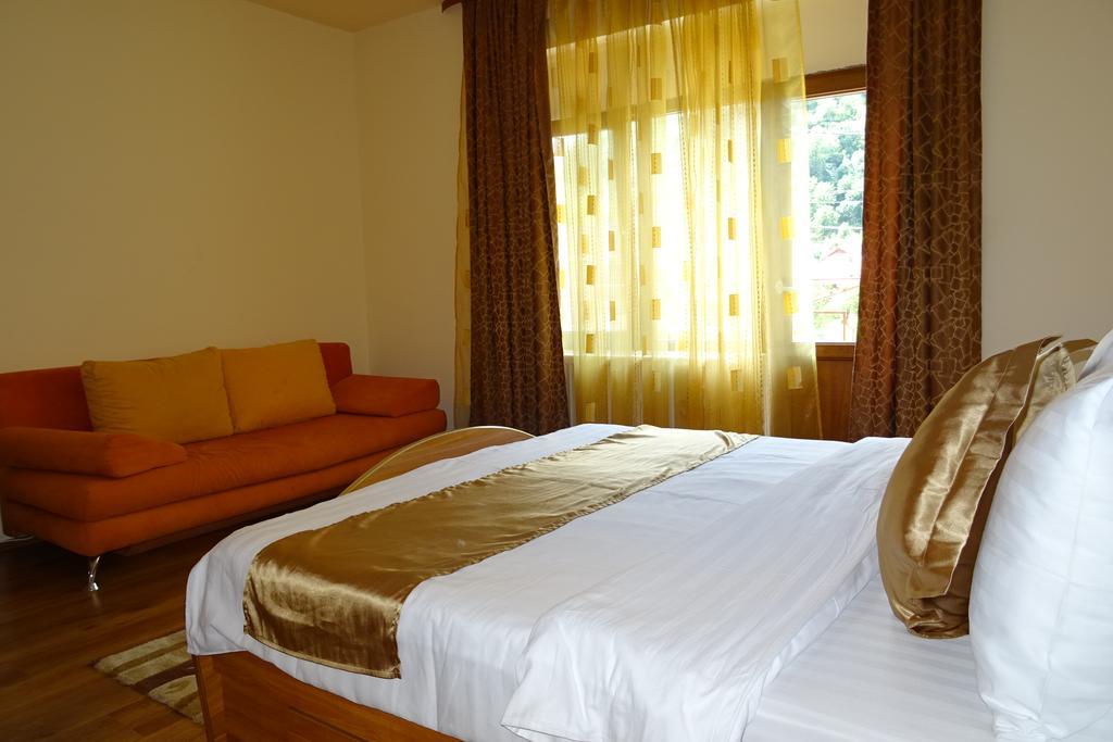 Pension Cuibul Viselor Băile Herculane Exterior foto