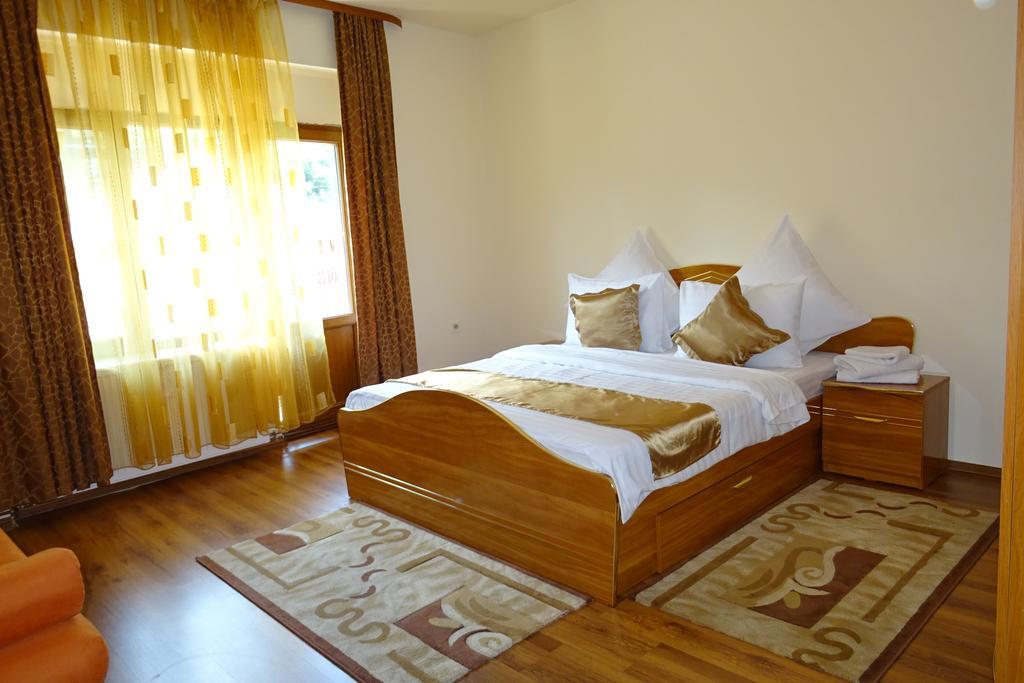 Pension Cuibul Viselor Băile Herculane Exterior foto