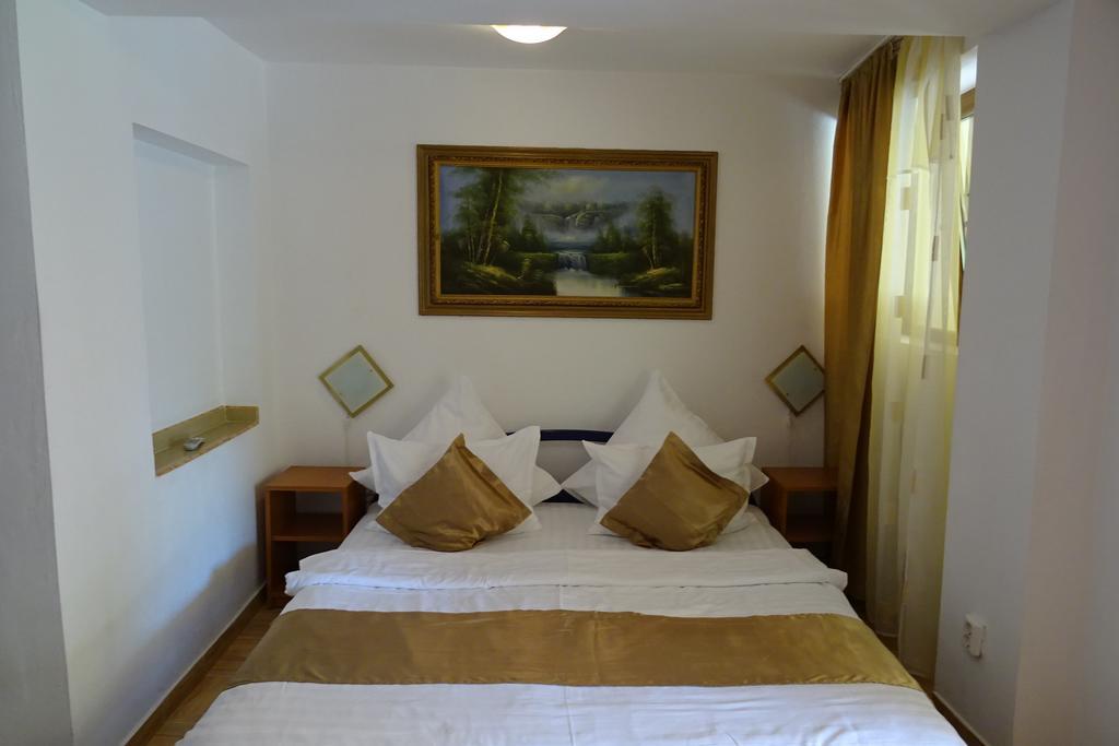 Pension Cuibul Viselor Băile Herculane Exterior foto